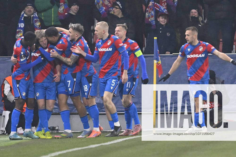 Viktoria Plzen players celebrate the opening goal of the European League of 7th round match Viktoria Plzen vs FC Porto, Pilsen, Czech Republic, January 22, 2026. (CTKxPhoto MiroslavxChaloupka) CTKPhotoP2026012209264 CTKPhotoP2026012209264