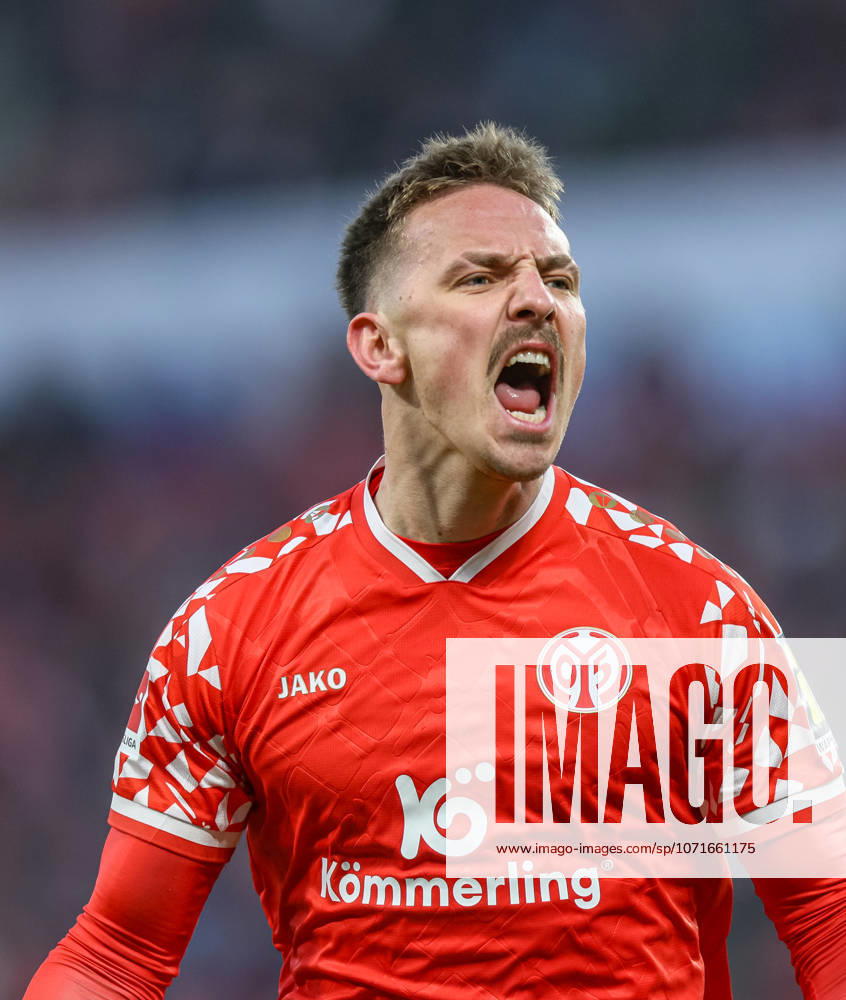 GER, Mainz, FSV Mainz 05 vs VfL Wolfsburg, Bundesliga, Fussball, DFB, Spielzeit 2025 2026, MEWA Arena, 19. Spieltag im Bild: Philipp Tietz (Mainz 05 20), Tor, Jubel und Freude, Emotionen DFB DFL REGULATIONS PROHIBIT ANY USE OF PHOTOGRAPHS AS IMAGE SEQUENCES AND OR QUASI-VIDEO