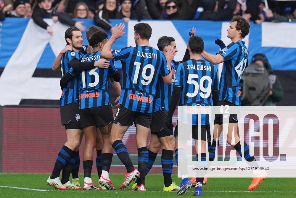 Atalantas Marten de Roon celebrates after scoring 2-0 during the Serie A soccer match between Atalanta and Parma at the New Balance Stadium in Bergamo , north Italy - Sunday , January 25 , 2026. - Soccer .