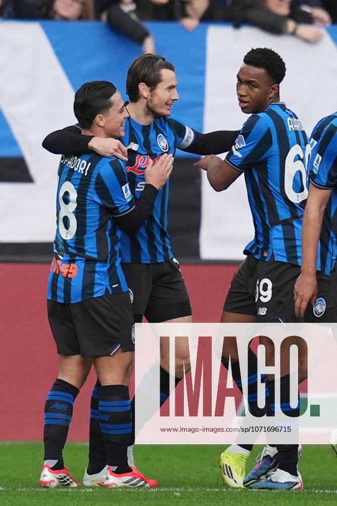 Atalantas Marten de Roon celebrates after scoring 2-0 during the Serie A soccer match between Atalanta and Parma at the New Balance Stadium in Bergamo , north Italy - Sunday , January 25 , 2026. - Soccer .