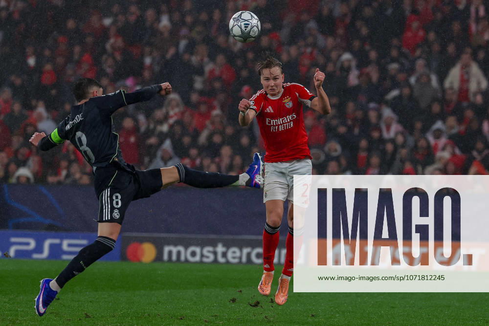 FBL-UEFA Champions League 2025-26 SL Benfica - Real Madrid Frederico Valverde (Real Madrid), Andreas Schjelderup (S.L.Benfica) scores the goal to 1:1 during the UEFA Champions League 2025-26 League Phase MD8 match between Lisboa e Benfica and Real Madrid at Estadio da Luz on Wednesday 28 January 2026 in Lisbon, Portugal