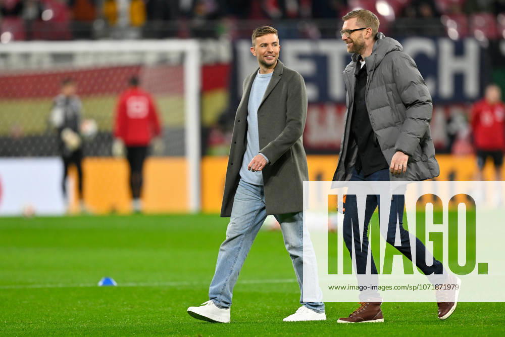 Leipzig, Red Bull Arena, 17.11.25, GER, Herren, Qualifikation WM 2026, Deutschland - Slowakei Bild: v.li. Christoph KRAMER und Per MERTESACKER UEFA regulations prohibit any use of photographs as image sequences and or quasi-video. Sachsen Deutschland