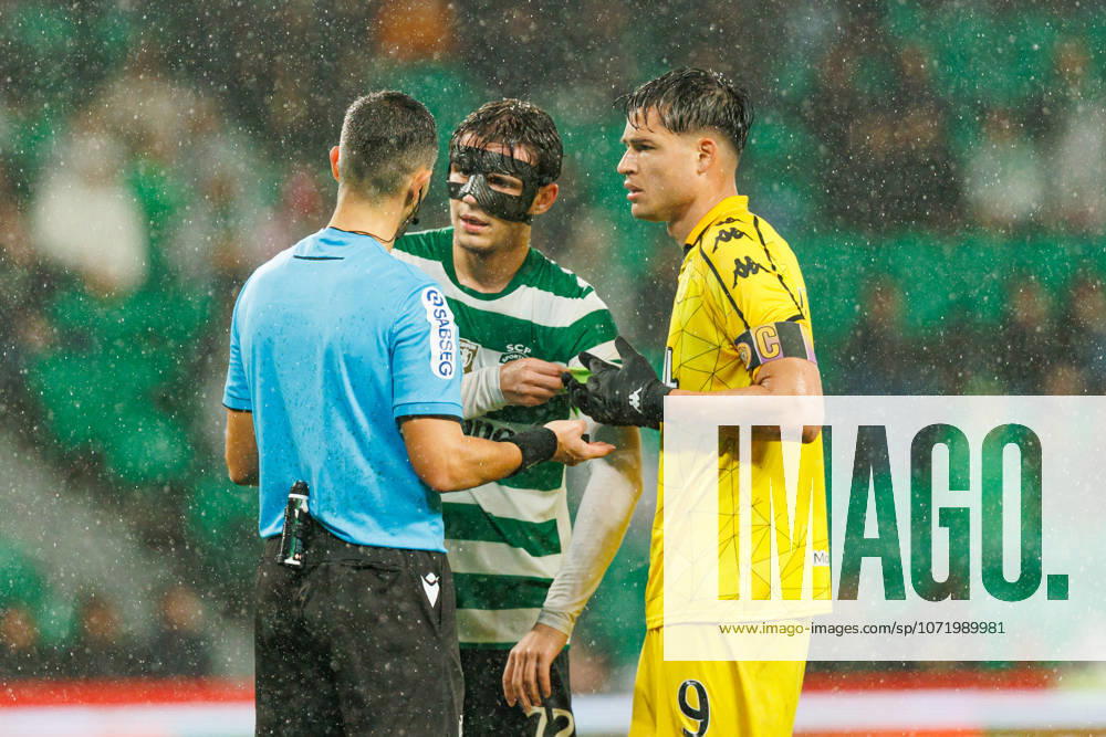 Eduardo Quaresma, Ricardo Baixinho and Jesus Ramirez seen during Liga Portugal game between teams of Sporting CP and CD Nacional at Estadio Jose Alvalade (Luis Loureiro Ball Raw Images) Lisbon Estadio Jose Alvalade Portugal