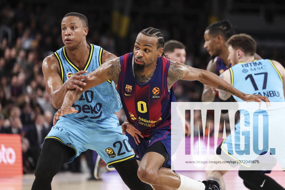 Kevin Punter of FC Barcelona, Barca and Devon Hall of Fenerbahce Beko Istanbul battle for possession during the EuroLeague Regular Season Round 26 match played between FC Barcelona and Fenerbahce Beko Istanbul at Palau Blaugrana on February 03, 2026 in Barcelona, Spain. Barcelona Spain - ZUMAa181 20260203_zaa_a181_217
