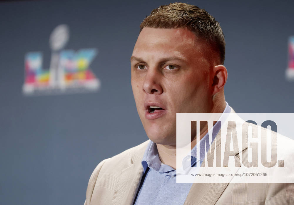Denver Broncos Garett Bolles wins the Alan Page Community Award at the NFLPA press conference, PK, Pressekonferenz in the days leading up to Super Bowl LX in San Francisco on Tuesday, February 3, 2026. The New England Patriots will play the Seattle Seahawks in Super Bowl LX at Levi s Stadium in Santa Clara on Sunday, February 8, 2026. SBP20260203141 JOHNxANGELILLO