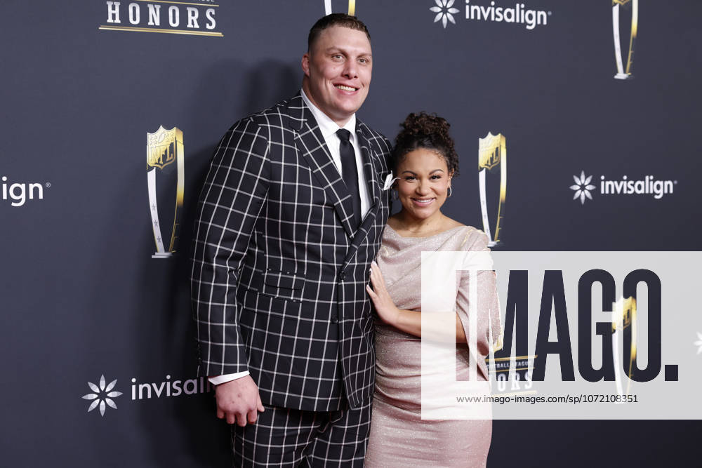 Garett Bolles and Natalie Bolles arrive on the red carpet at the 2026 NFL, American Football Herren, USA Honors presented by Invisalign in the days leading up to Super Bowl LX in San Francisco on Thursday, February 5, 2026. The New England Patriots will play the Seattle Seahawks in Super Bowl LX at Levi s Stadium in Santa Clara on Sunday, February 8, 2026. SBP20260205343 JOHNxANGELILLO