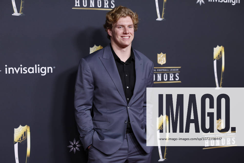 Carson Schwesinger arrives on the red carpet at the 2026 NFL, American Football Herren, USA Honors presented by Invisalign in the days leading up to Super Bowl LX in San Francisco on Thursday, February 5, 2026. The New England Patriots will play the Seattle Seahawks in Super Bowl LX at Levi s Stadium in Santa Clara on Sunday, February 8, 2026. SBP20260205345 JOHNxANGELILLO