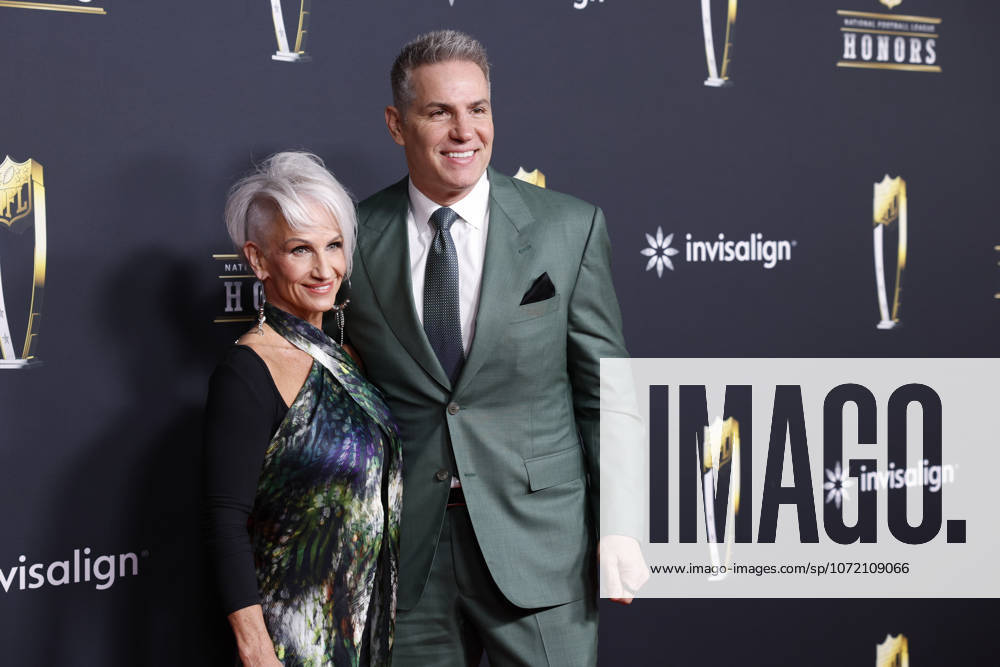 Brenda Warner, left and Kurt Warner arrive on the red carpet at the 2026 NFL, American Football Herren, USA Honors presented by Invisalign in the days leading up to Super Bowl LX in San Francisco on Thursday, February 5, 2026. The New England Patriots will play the Seattle Seahawks in Super Bowl LX at Levi s Stadium in Santa Clara on Sunday, February 8, 2026. SBP20260205361 JOHNxANGELILLO