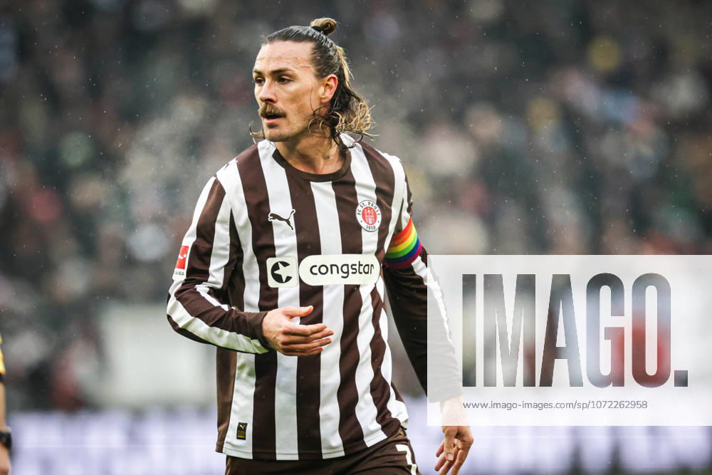 2026.02.07 Fussball 1. Bundesliga FC St. Pauli - VfB Stuttgart v.l. Jackson Irvine (FC St. Pauli ,7) Portrait (DFL regulations prohibit any use of photographs as image sequences and or quasi-video.