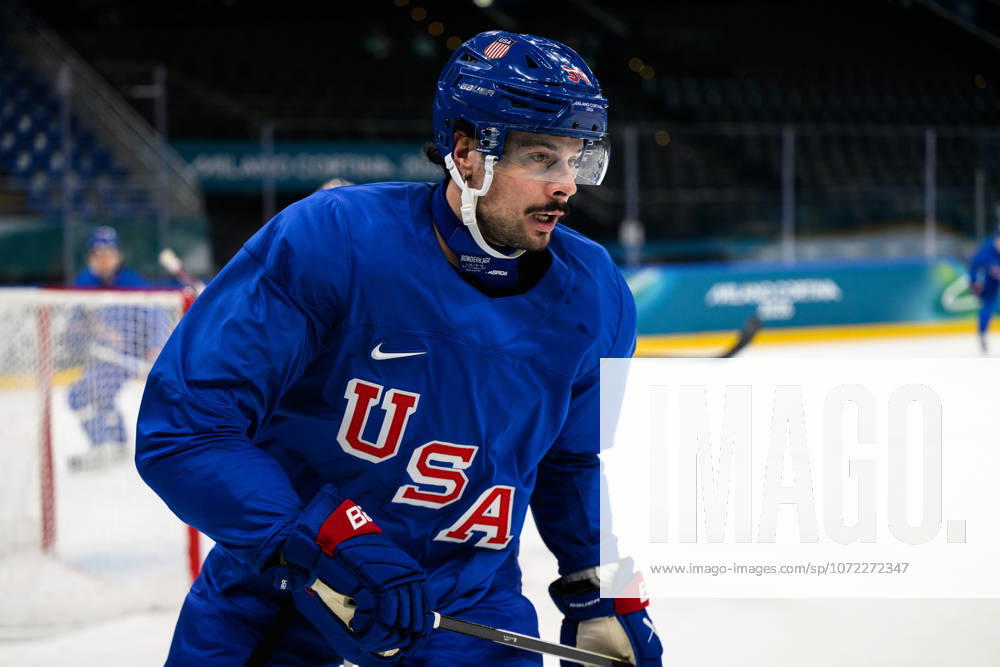 Auston Matthews of USA at an Ice hockey, Eishockey practice session during day 2 of the 2026 Winter Olympics on February 8, 2026 in Milan. Photo: Carl Sandin BILDBYRAN kod CS CS0859 ishockey ice hockey Olympic Games, Olympische Spiele, Olympia, OS olympics winter olympics os ol olympiska spel vinter-os olympiske leker milano cortina 2026 milan cortina 2026 milano cortina 2026 olympic games milano cortina 2026 winter olympic games milano cortina-os milano cortina-ol vinter-ol 2 bbeng usa