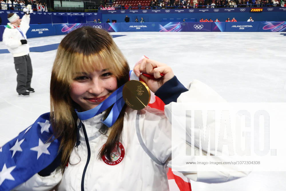 ALYSA LIU of Team USA celebrates winning the gold medal during the Victory Ceremony of the Figure skating, Eiskunstlauf Team Event at the Milano Cortina 2026 Winter Olympic Games, Olympische Spiele, Olympia, OS Olympics 2026: Milano Cortina: Figure Skating Team Event - ZUMAc179 20260208_oly_c179_100