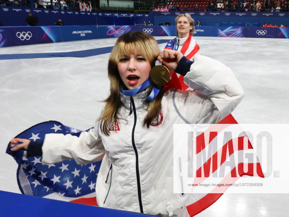 ALYSA LIU of Team USA celebrates winning the gold medal during the Victory Ceremony of the Figure skating, Eiskunstlauf Team Event at the Milano Cortina 2026 Winter Olympic Games, Olympische Spiele, Olympia, OS Olympics 2026: Milano Cortina: Figure Skating Team Event - ZUMAc179 20260208_oly_c179_101