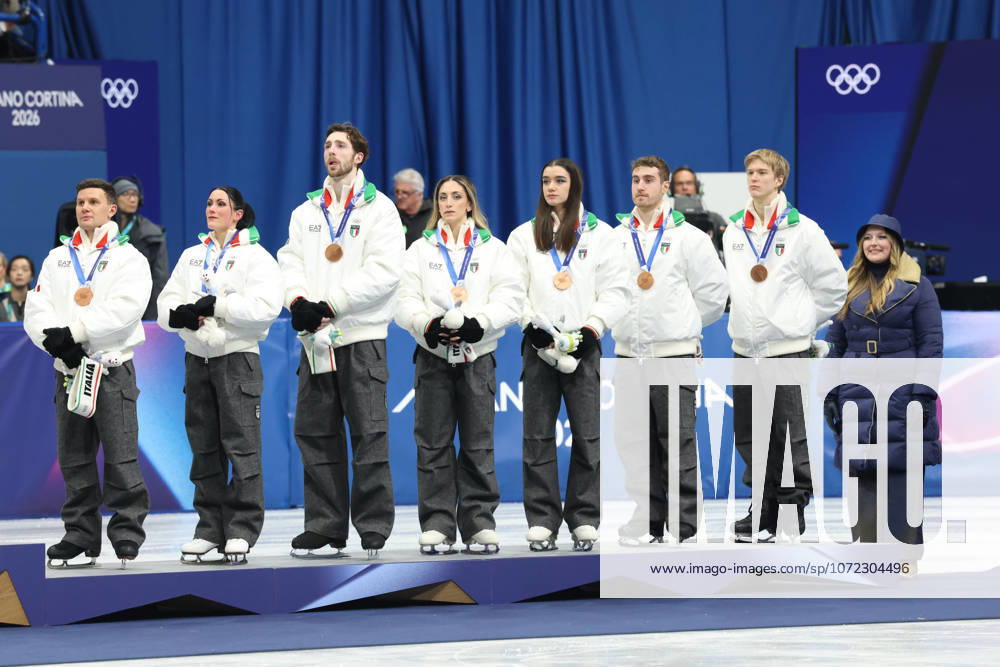 MARCO FABBRI, CHARLENE GUIGNARD, NICCOLO MACII, SARA CONTI, LARA NAKI GUTMANN, MATTEO RIZZO and DANIEL GRASSL of Team Italy celebrate winning the silver medal during the Victory Ceremony of the Figure skating, Eiskunstlauf Team Event at the Milano Cortina 2026 Winter Olympic Games, Olympische Spiele, Olympia, OS Olympics 2026: Milano Cortina: Figure Skating Team Event - ZUMAc179 20260208_oly_c179_134