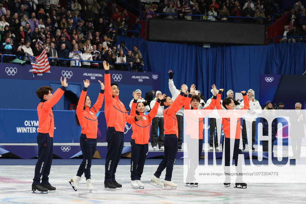 YUMA KAGIYAMA, SATO SHUN, MIURA RIKU, KIHARA RYUICHI, YOSHIA UTANA, MASAYA MORITA and SAKAMOTO KAORI of Team Japan celebrate winning the silver medal during the Victory Ceremony of the Figure skating, Eiskunstlauf Team Event at the Milano Cortina 2026 Winter Olympic Games, Olympische Spiele, Olympia, OS Milan Italy - ZUMAc179 20260208_oly_c179_151