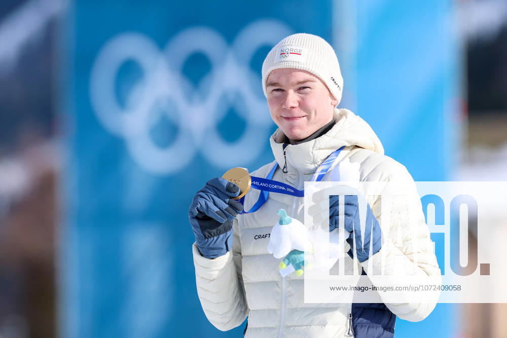 Olympische Winterspiele Milano Cortina 2026 Nordische Kombination Einzel Gundersen Normalschanze 10km am 11.02.2026 im Tesero Cross-Country Skiing Stadium in Cortina dAmpezzo Jens Luraas Oftebro ( Norwegen ) gewinnt die Gold Medaille