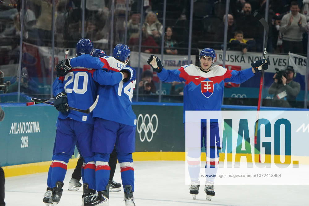 Milano Cortina, 2026 , Winter Olympic Games, Olympische Spiele, Olympia, OS Olympische Winter-Olympische spiele 2026 , Eishockey Menm Men s Preliminary Round, Finnland-Slowakei, Finland-Slowakei Ice hockey, Eishockey Arena Milano Santagiulia slowakei, , SVK jubeln Photocopyright Gladys Chai von der Laage