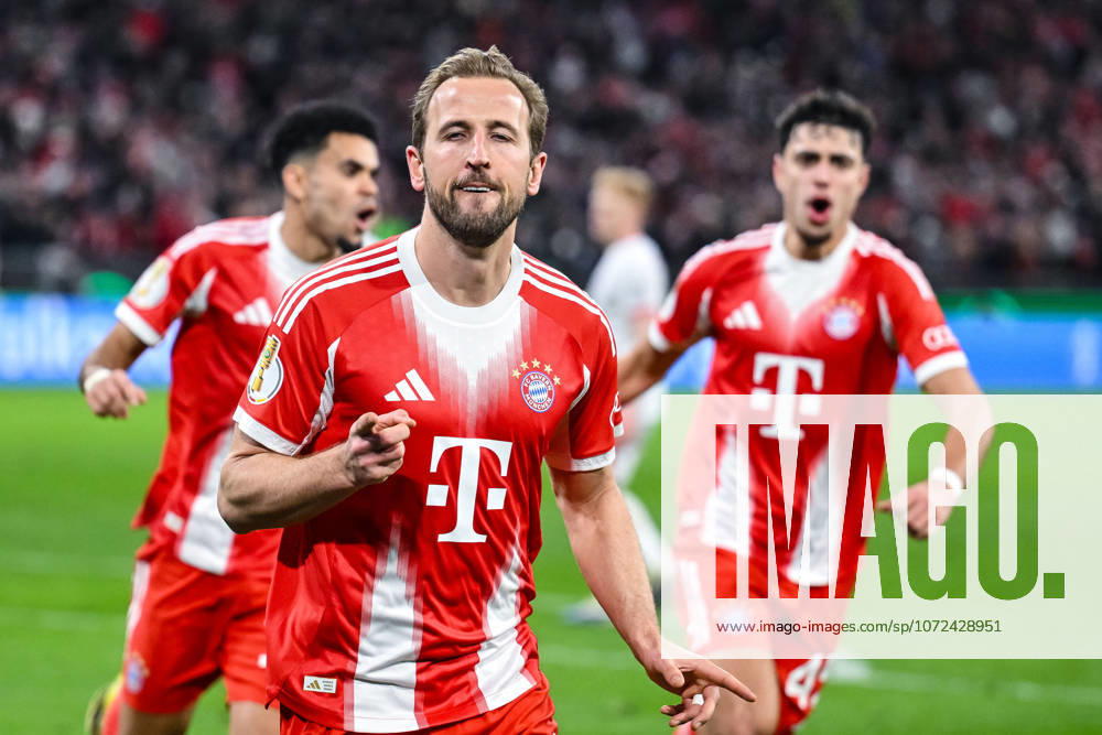 Harry Kane (FC Bayern München) Torjubel, jubelt mit seiner Mannschaft nach treffer zum 1:0 waehrend des spiels des DFB Pokal Viertelfinale zwischen FC Bayern München und RB Leipzig, Allianz Arena am 11. February 2026 in München, Deutschland. (Foto von Harry Langer DeFodi Images) +++ Harry Kane (FC Bayern München) celebrates after scoring his team s first goal during the DFB Cup Quarter-final match between FC Bayern München and RB Leipzig at Allianz Arena on February 11, 2026 in München, Germany. (Photo by Harry Langer DeFodi Images) DFL regulations prohibit any use of photographs as image sequences and or quasi-video. (Photo by Harry Langer DeFodi Images) DFL regulations prohibit any use of photographs as image sequences and or quasi-video. -
