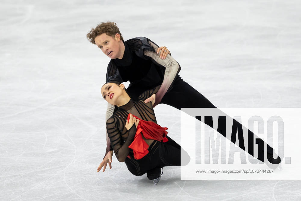 Madison Chock and Evan Bates of the United States perform in Figure skating, Eiskunstlauf Ice dancing, Eistanzen Free program and win the silver medal during the 2026 Winter Olympics at the Milano Ice Skating Arena on Wednesday in Milano. Milano Italy - ZUMAj89_ 20260211_oly_j89_038