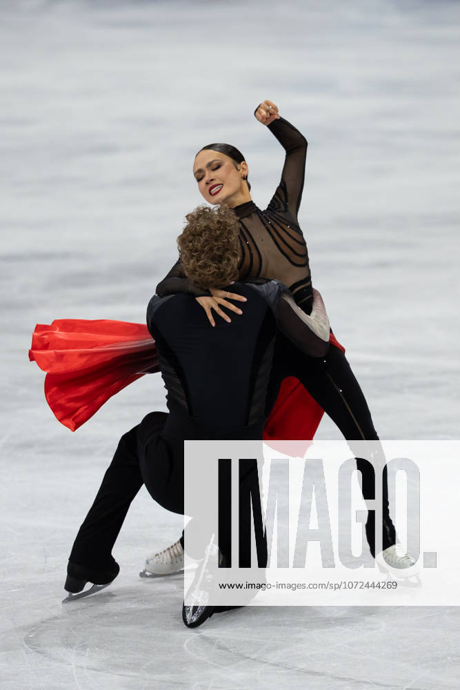 Madison Chock and Evan Bates of the United States perform in Figure skating, Eiskunstlauf Ice dancing, Eistanzen Free program and win the silver medal during the 2026 Winter Olympics at the Milano Ice Skating Arena on Wednesday in Milano. Milano Italy - ZUMAj89_ 20260211_oly_j89_040