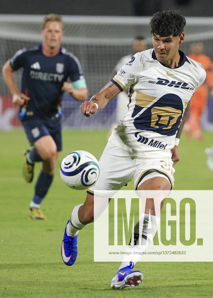 CONCACAF CHAMPIONS CUP 2026 CONCACAF CHAMPIONS CUP 2026 PUMAS VS SAN DIEGO FC 10022026 MEXICO CITY, MEXICO. Robert Morales (R) of Pumas UNAM of the Liga BBVA MX, during round 1 game of the CONCACAF Champions Cup 2026 at the Estadio Olimpico Ciudad Universitaria of Mexico City. Foto de accion de Robert Morales (D) de Pumas UNAM de la Liga BBVA MX, durante juego de la ronda 1 de la CONCACAF Champions Cup 2026, celebrado en el Estadio Olimpico de Ciudad Universitaria de la Ciudad de Mexico. Photo by IMAGENSHOP AGENCIA FOTOGRAFICA MEXICO CITY MEXICO CITY MEXICO