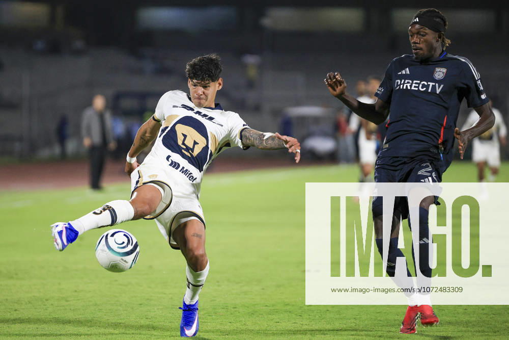 CONCACAF CHAMPIONS CUP 2026 CONCACAF CHAMPIONS CUP 2026 PUMAS VS SAN DIEGO FC 10022026 MEXICO CITY, MEXICO. Action photo of Robert Morales (L) of Pumas UNAM of the Liga BBVA MX and Manu Duah (R) of San Diego FC of the MLS, Fussball Herren, USA during round 1 game of the CONCACAF Champions Cup 2026 at the Estadio Olimpico Ciudad Universitaria of Mexico City. Foto de accion de Robert Morales (I) de Pumas UNAM de la Liga BBVA MX y Manu Duah (D) de San Diego FC de la MLS, durante juego de la ronda 1 de la CONCACAF Champions Cup 2026, celebrado en el Estadio Olimpico de Ciudad Universitaria de la Ciudad de Mexico. Photo by IMAGENSHOP AGENCIA FOTOGRAFICA MEXICO CITY MEXICO CITY MEXICO
