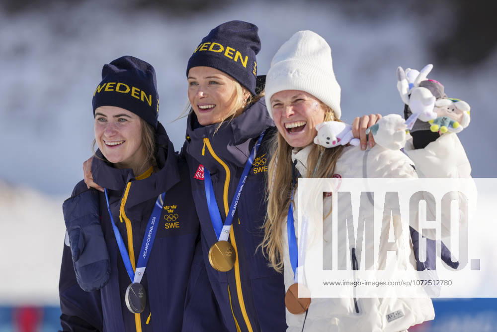 Winter Olympics in Milan Cortina 2026 Val di Fiemme, Italy 20260212 Frida Karlsson wins cross country 10 km skating for women in Lago de Tesero during the Winter Olympics in Milan Cortina 2026 Ebba Andersson left and Jessie Diggins right Photo Lise Aaserud NTB Val di Fiemme Italy RESTRICTED USE FOR BETTING COMPANIES