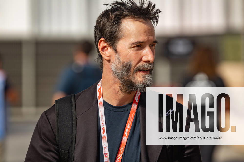 Keanu Reeves, Hollywoodstar (Matrix, John Wick) dreht einen Dokumentarfilm über den Einstieg von Cadillac in der Formel 1. BHR, Formel 1 Weltmeisterschaft, Formel 1 Testfahrten, Bahrain international Circuit, 12.02.2026 BHR, Formel 1 Weltmeisterschaft, Formel 1 Testfahrten, Bahrain international Circuit