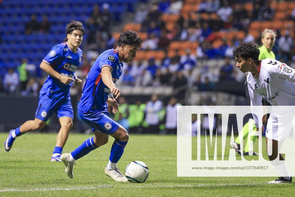 CONCACAF CHAMPIONS CUP 2026 CONCACAF CHAMPIONS CUP 2026 CRUZ AZUL VS VANCOUVER 12022026 PUEBLA, PUEBLA. Action photo of Amaury Morales (L) of Cruz Azul of the Liga BBVA MX, against the Vancouver FC of the Canadian Premier League, during round 1 game of the CONCACAF Champions Cup 2026 at the Estadio Cuauhtemoc of Puebla, Mexico. Foto de accion de Amaury Morales (I) de Cruz Azul de la Liga BBVA MX en contra del Vancouver FC de la Liga Premier Canadiense, durante juego de la ronda 1 de la CONCACAF Champions Cup 2026, celebrado en el Estadio Cuauhtemoc de Puebla, Mexico. Photo by IMAGENSHOP AGENCIA FOTOGRAFICA PUEBLA PUEBLA MEXICO