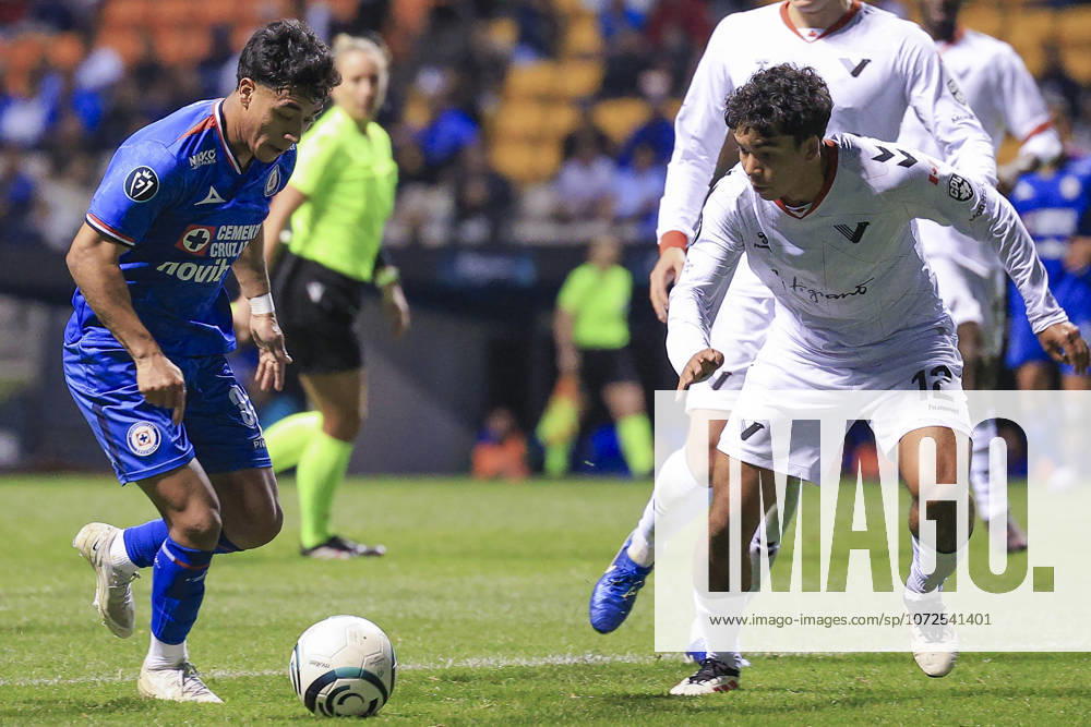 CONCACAF CHAMPIONS CUP 2026 CONCACAF CHAMPIONS CUP 2026 CRUZ AZUL VS VANCOUVER 12022026 PUEBLA, PUEBLA. Action photo of Amaury Morales (L) of Cruz Azul of the Liga BBVA MX and Tyler Crawford (R) of the Vancouver FC of the Canadian Premier League, during round 1 game of the CONCACAF Champions Cup 2026 at the Estadio Cuauhtemoc of Puebla, Mexico. Foto de accion de Amaury Morales (I) de Cruz Azul de la Liga BBVA MX y Tyler Crawford (D) del Vancouver FC de la Liga Premier Canadiense, durante juego de la ronda 1 de la CONCACAF Champions Cup 2026, celebrado en el Estadio Cuauhtemoc de Puebla, Mexico. Photo by IMAGENSHOP AGENCIA FOTOGRAFICA PUEBLA PUEBLA MEXICO