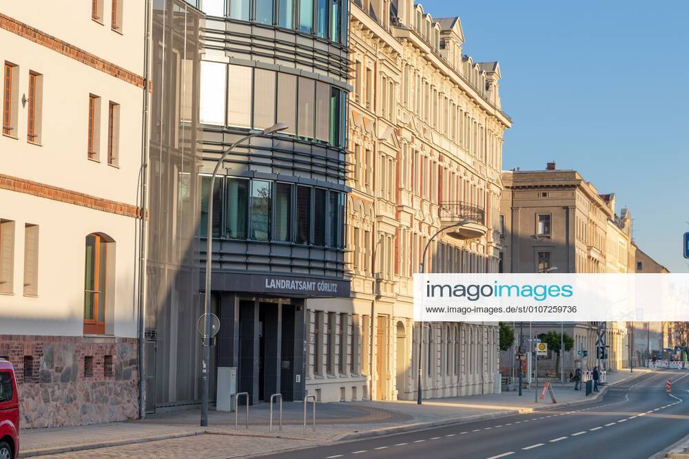 Görlitz - Impressionen aus der Innenstadt Die Innenstadt von Görlitz bietet zahlreiche interessante Gebäude. Besonders der historische Kern ist bei Touristen sehr beliebt. Auch wurden hier zahlreiche Hollywood-Filme gedreht.