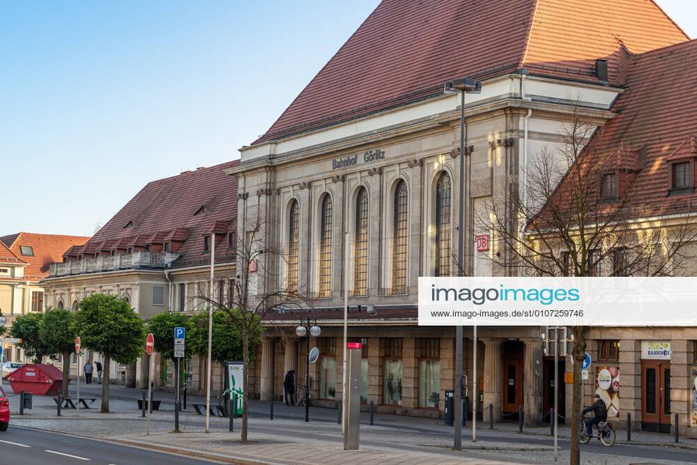 Görlitz - Impressionen aus der Innenstadt Die Innenstadt von Görlitz bietet zahlreiche interessante Gebäude. Besonders der historische Kern ist bei Touristen sehr beliebt. Auch wurden hier zahlreiche Hollywood-Filme gedreht.