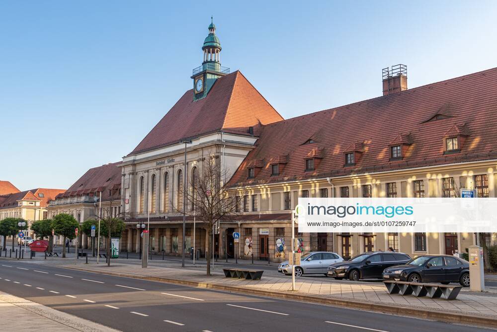 Görlitz - Impressionen aus der Innenstadt Die Innenstadt von Görlitz bietet zahlreiche interessante Gebäude. Besonders der historische Kern ist bei Touristen sehr beliebt. Auch wurden hier zahlreiche Hollywood-Filme gedreht.