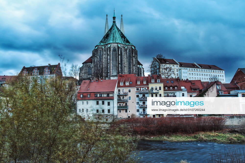 Görlitz - Impressionen aus der Innenstadt Die Görlitzer Innenstadt ist bei Touristen sehr beliebt. Zahlreiche Hollywood-Filme wurden hier bereits gedreht. Görlitz ist die östlichste Stadt Deutschlands. Sie grenzt direkt an Polen.