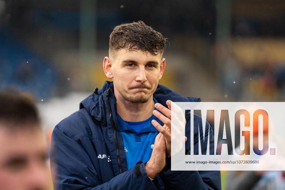 Deutschland, Fussball, 2. Bundesliga, Eintracht Braunschweig - SV Darmstadt am 14.02. in Braunschweig (Eintracht-Stadion): Matej Maglica (SV Darmstadt 98 5) Portrait Porträt