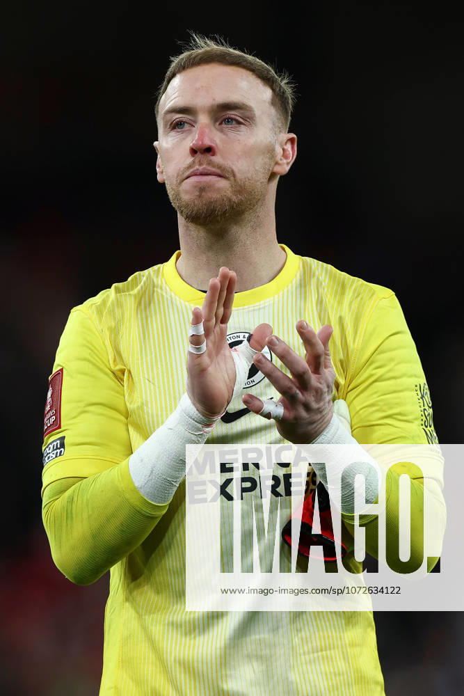 Liverpool v Brighton & Hove Albion, Emirates FA Cup Jason Steele of Brighton And Hove Albion shows his appreciation to the Brighton And Hove Albion fans after the Liverpool v Brighton & Hove Albion Emirates FA Cup 4th Round match at Anfield, Liverpool, England on 14 February 2026 Credit: Ian Stephen Every Second Media Editorial use only. All images are copyright Every Second Media Limited. No images may be reproduced without prior permission. All rights reserved. Premier League and Football League images are subject to licensing agreements with Football DataCo Limited. see https: www.football-dataco.com