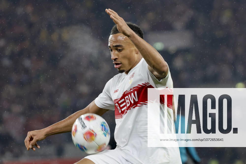 Jamie Leweling (VfB Stuttgart, 18) am Ball , Deutschland, Fussball, 1. Bundesliga, 22.Spieltag, 2025 2026, VfB Stuttgart vs. 1.FC Köln, 14.02.2026, Stuttgart MHP Arena Deutschland