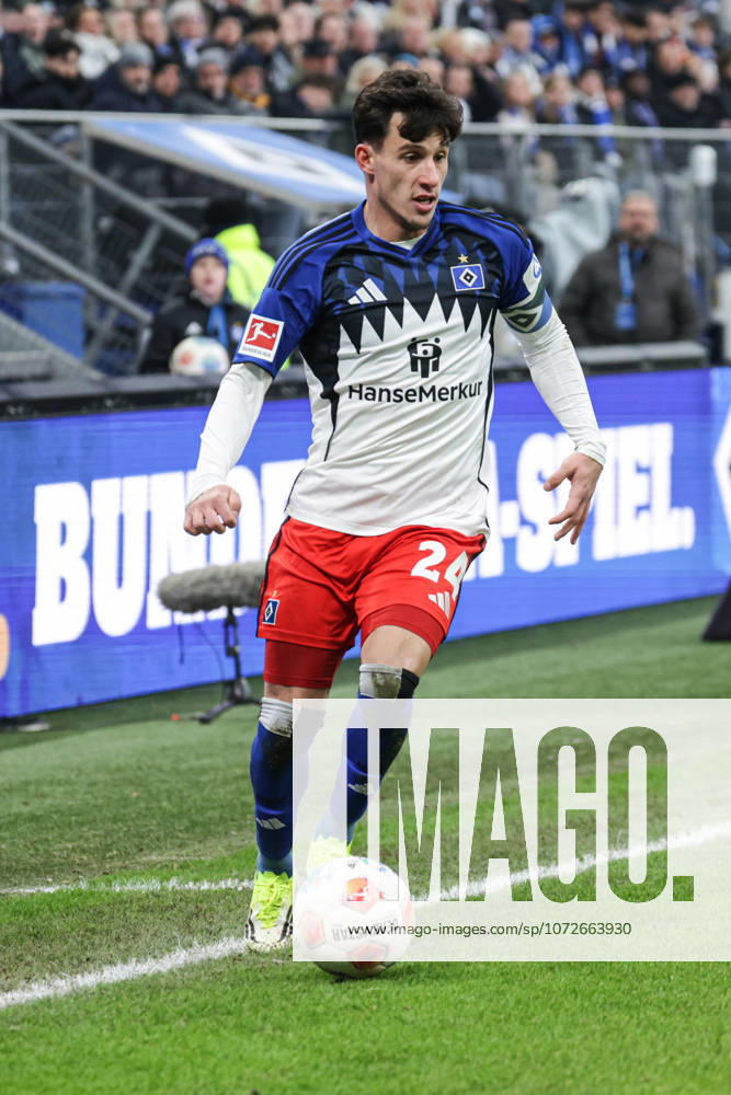 2026.02.14 Fussball 1. Bundesliga Hamburger Sportverein - 1.FC Union Berlin v.l. Nicolas Capaldo (Hamburger SV ,24) am Ball, Freisteller, Einzelbild, Ganzkoerper, Aktion, Action, Spielszene (DFL regulations prohibit any use of photographs as image sequences and or quasi-video.