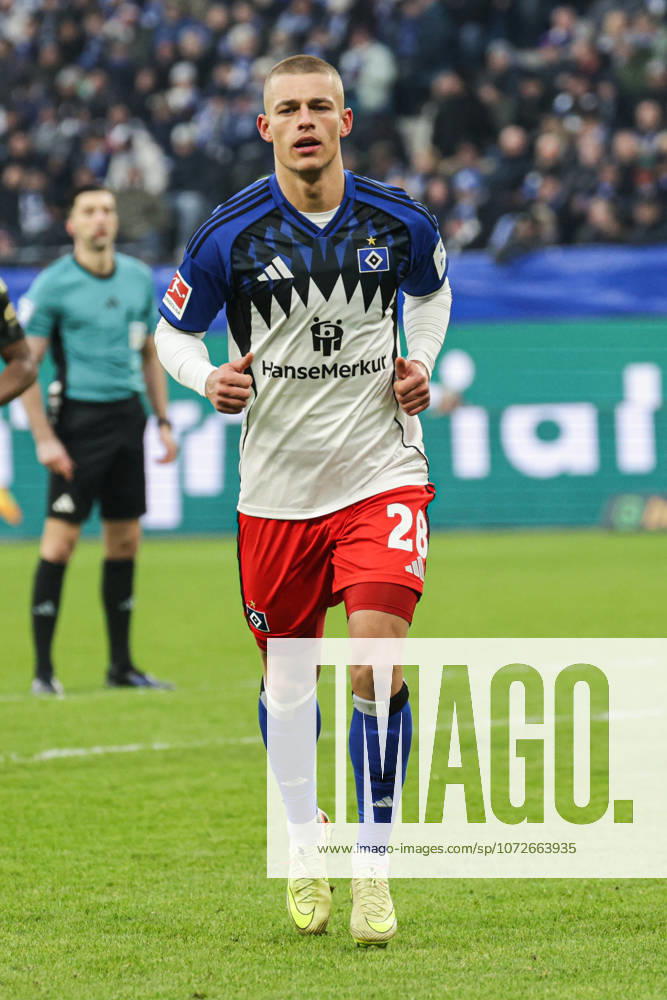 2026.02.14 Fussball 1. Bundesliga Hamburger Sportverein - 1.FC Union Berlin v.l. Miro Muheim (Hamburger SV ,28) (DFL regulations prohibit any use of photographs as image sequences and or quasi-video.