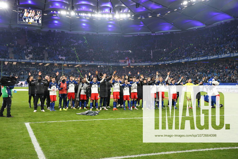 2026.02.14 Fussball 1. Bundesliga Hamburger Sportverein - 1.FC Union Berlin v.l. Die Mannschaft vom Hamburger SV feiert mit den Fans den 3:2 Sieg gegen 1.FC Union Berlin (DFL regulations prohibit any use of photographs as image sequences and or quasi-video.