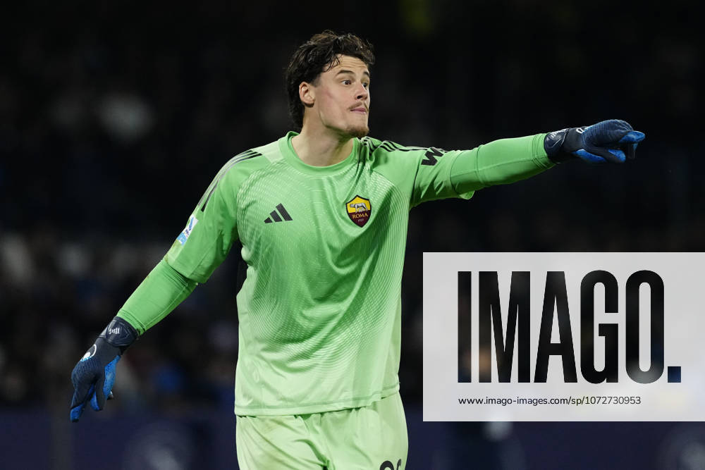 SSC Napoli v AS Roma - Serie A Mile Svilar of AS Roma during the Serie A match between SSC Napoli and AS Roma at Stadio Diego Armando Maradona Naples Italy on 15 February 2026. Naples Naples Italy