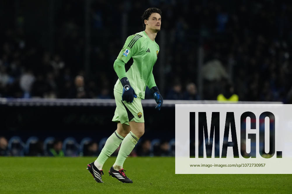 SSC Napoli v AS Roma - Serie A Mile Svilar of AS Roma during the Serie A match between SSC Napoli and AS Roma at Stadio Diego Armando Maradona Naples Italy on 15 February 2026. Naples Naples Italy