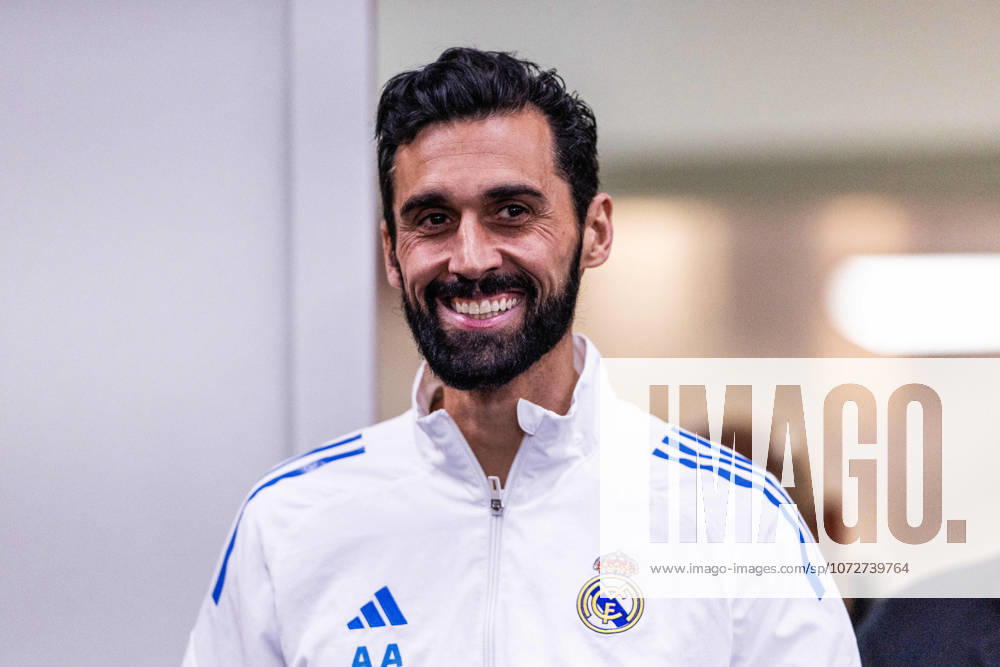 Alvaro Arbeloa Head Coach of Real Madrid CF speaks to the media in press conference, PK, Pressekonferenz prior to the UEFA Champions League 2025 2026 game between SL Benfica and Real Madrid C.F. at Estadio da Luz on February 16, 2026 in Lisbon, Portugal. Soccer 2026: SL Benfica X Real Madrid CF - ZUMAg283 20260216_zsp_g283_130