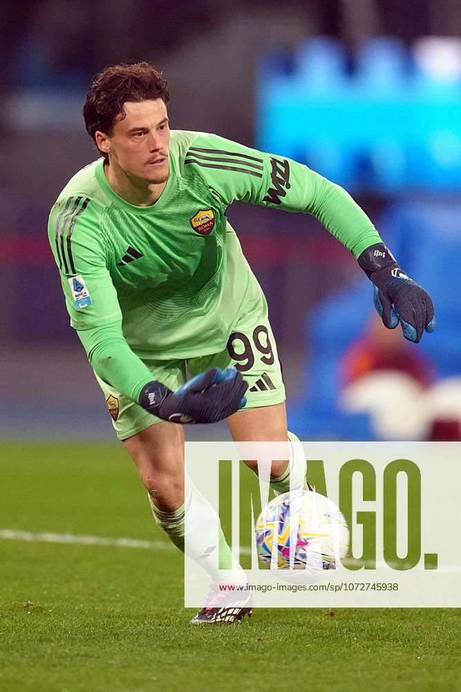 SSC Napoli v AS Roma - Serie A.Mile Svilar of AS Roma during the serie Serie A Enilive match between SSC Napoli and AS Roma at Stadio Diego Armando Maradona on February 15, 2026 in Naples, Italy Naples Stadio Diego Armando Maradona Naples Italy