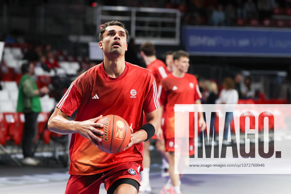 Oscar da Silva (FC Bayern Basketball, 01) beim Aufwaermen vor dem Spiel, GER, FC Bayern Basketball vs. Skyliners Frankfurt, Basketball, easycredit Basketball Bundesliga, 21. Spieltag, Saison 2025 2026, 17.02.2026, GER, FC Bayern Basketball vs. Skyliners Frankfurt, Basketball, easycredit Basketball Bundesliga, 21. Spieltag, Saison 2025 2026, 17.02.2026 Muenchen