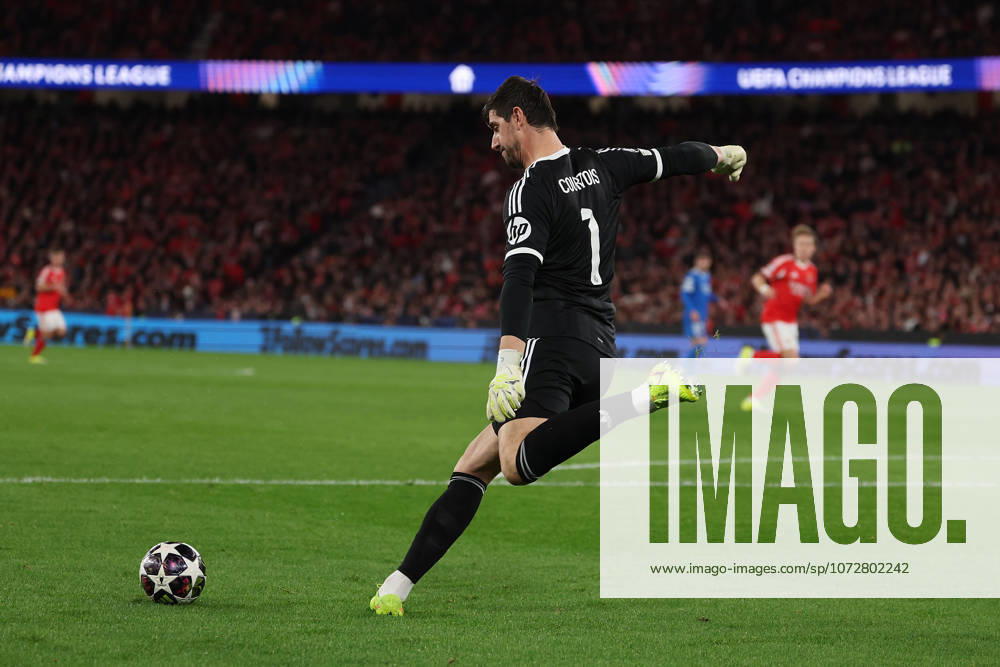 FBL-UEFA Champions League 2025-26 SL Benfica - Real Madrid Thibaut Courtois (Real Madrid) in action, with the ball during UEFA Champions League 2025-26 KO play-offs match between Lisboa e Benfica and Real Madrid at Estadio da Luz on Thursday 17 February 2026 in Lisbon, Portugal