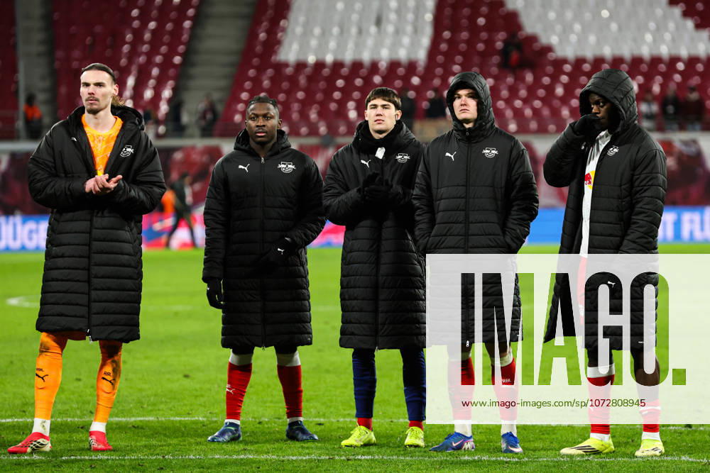 V.l. Torwart Maarten Vandevoordt (RB Leipzig,26), Johan Bakayoko (RB Leipzig,9), Andrija Maksimovic (RB Leipzig,33), Conrad Harder (RB Leipzig,11), Castello Lukeba (RB Leipzig,23) - 1. Fussball Bundesliga Saison 2025-2026 Punktspiel RB Leipzig vs. VfL Wolfsburg in der Red Bull Arena in Leipzig - Aktion,Fussball,Deutschland,Mann,Männer