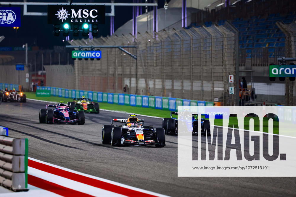F1 - PRE-SEASON TESTING 2026 - BAHRAIN 2 Practice start procedure: 30 LAWSON Liam (nzl), Visa Cash App RB F1 Team VCARB03, 55 SAINZ Carlos (spa), Williams Racing FW48, action during the Formula 1 Aramco pre-season testing 2026 of the 2026 FIA Formula One World Championship, WM, Weltmeisterschaft from February 18 to 20, 2026 on the Bahrain International Circuit, in Sakhir, Bahrain - SakhirBahrain