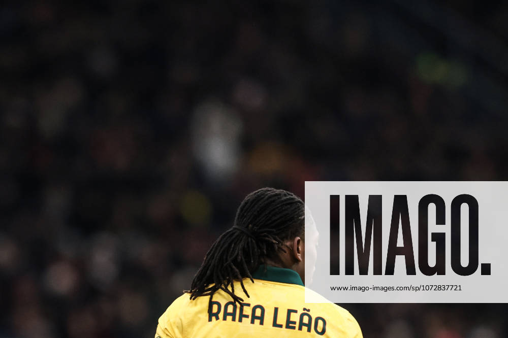 AC Milan v Como 1907 - Serie A Rafael Leao of AC Milan is in action during the Serie A football match between AC Milan and Como 1907 in Milan, Italy, on February 18, 2026, at Giuseppe Meazza Stadium. Milano Italy