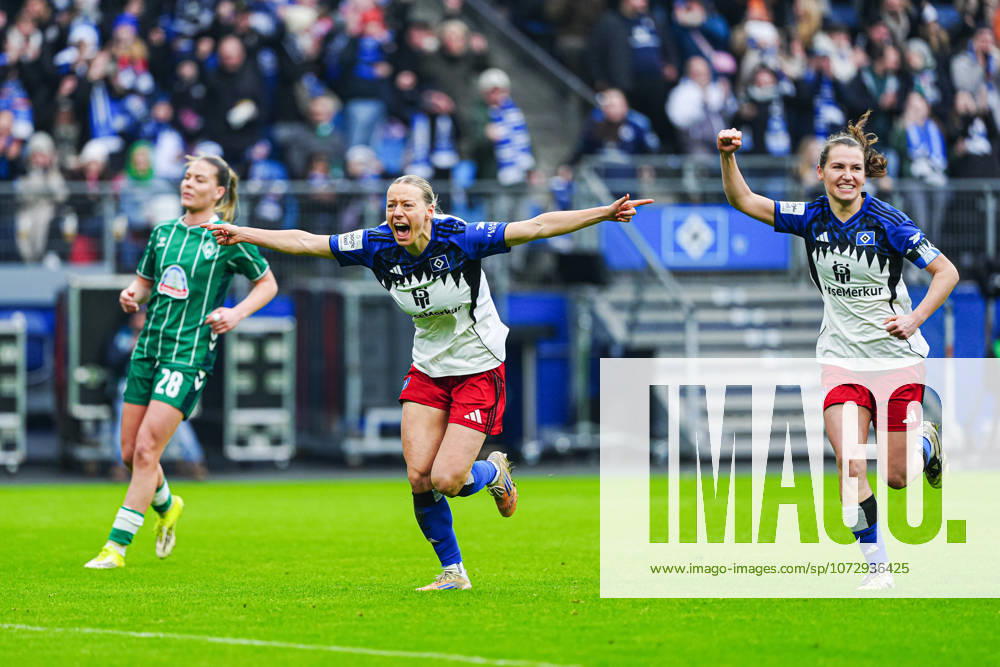 Torjubel nach Tor zum 1:0 per Elfmeter Strafstoss Sophie Hildebrand (Hamburger SV, 22) GER, Hamburger SV vs. SV Werder Bremen, Frauen, Fussball, 1. Bundesliga, Spieltag 19, Saison 2025 2026, 21.02.2026 GER, Hamburger SV vs. SV Werder Bremen, Frauen, Fussball, 1. Bundesliga, Spieltag 19, Saison 2025 2026, 21.02.2026 Hamburg