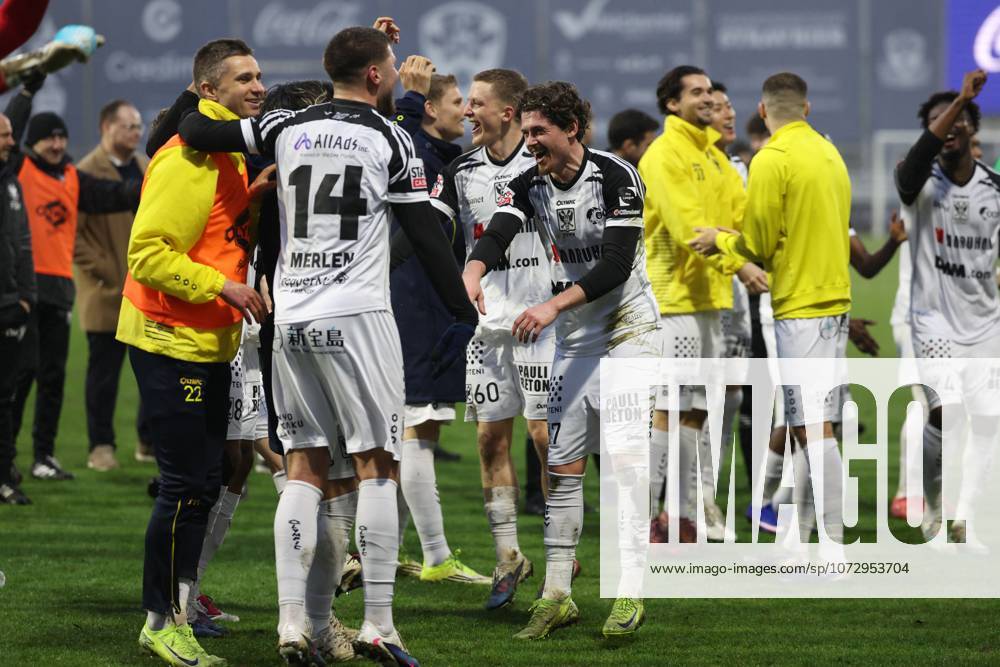 STVV s players celebrate after winning a soccer match between FCV Dender EH and Sint-Truidense VV, Saturday 21 February 2026 in Denderleeuw, on day 26 of the 2025-2026 Jupiler Pro League first division of the Belgian championship. VIRGINIExLEFOUR x164437987x